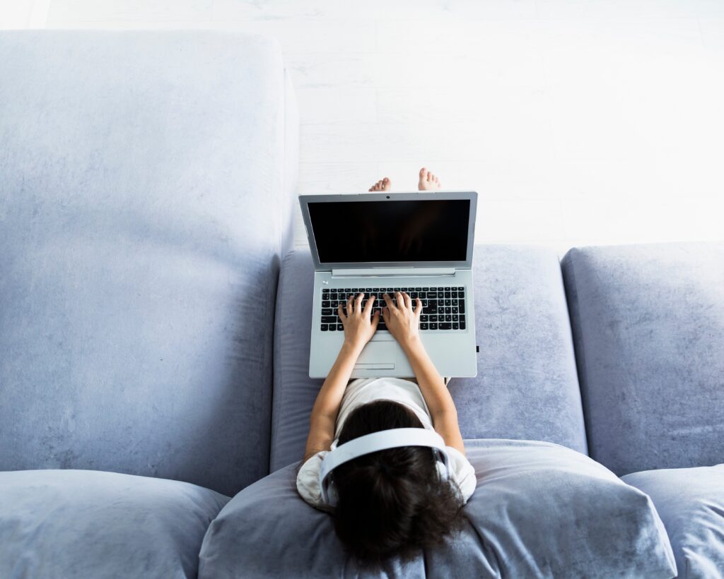 Wygoda i lekkość — fotel do strefy relaksu